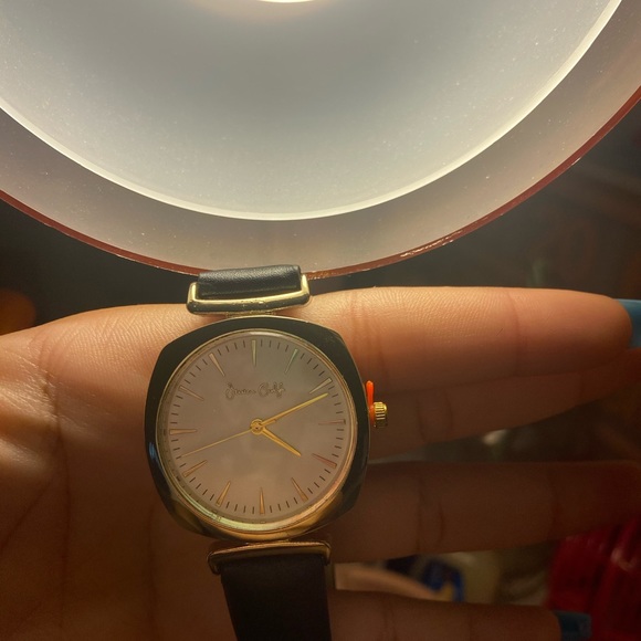 Watch - Picture 2 of 4